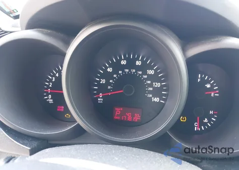 2013 Kia Soul z USA, uszkodzony, nr VIN KNDJT2A56D7510173